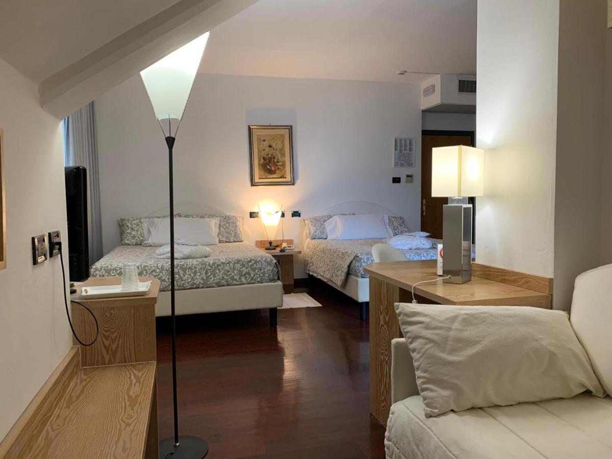 Hotel Logonovo Llido Degli Estensi Eksteriør bilde
