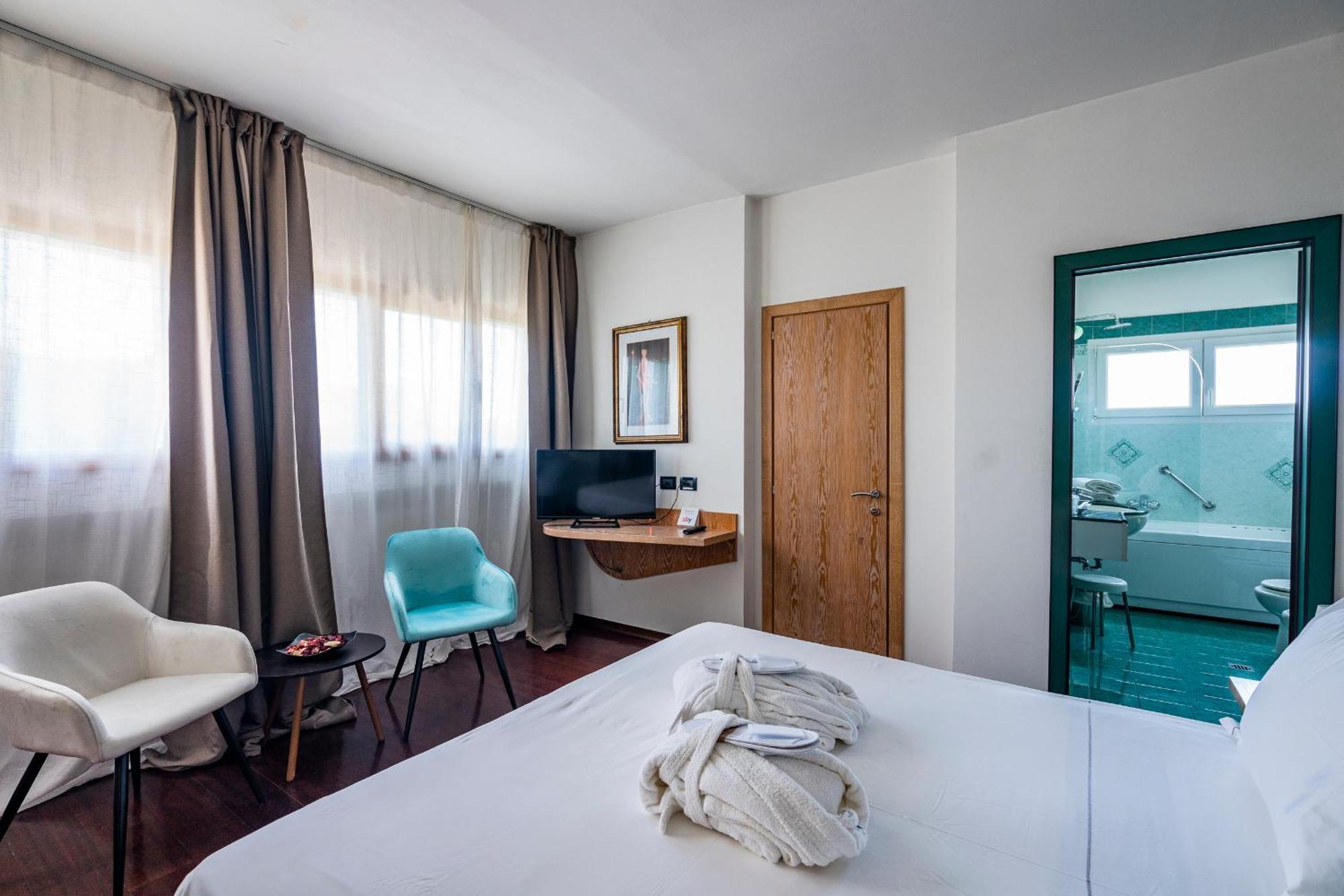 Hotel Logonovo Llido Degli Estensi Eksteriør bilde