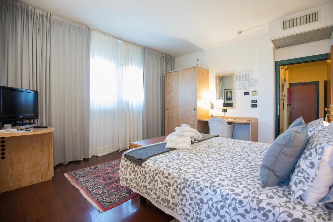 Hotel Logonovo Llido Degli Estensi Eksteriør bilde